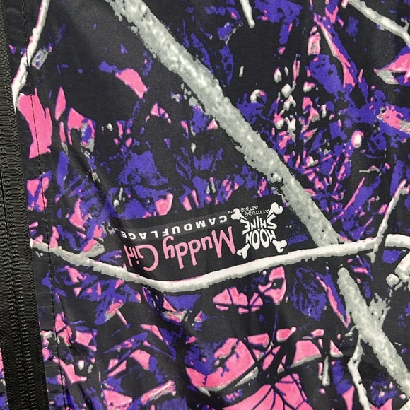 Moonshine Muddy Girl camo print windbreaker - Picture 3 of 7